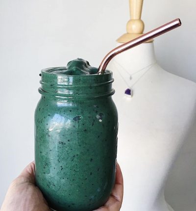 Green berry smoothie with Jal Gua Moringa powder